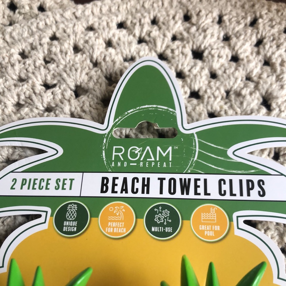ROAM PINEAPPLE Beach Towel Clips - Picture 2 of 7